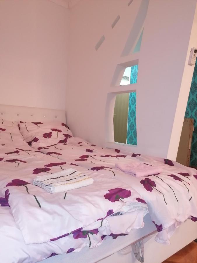 נובי סאד Marina Jacuzzi Apartment Free Parking מראה חיצוני תמונה